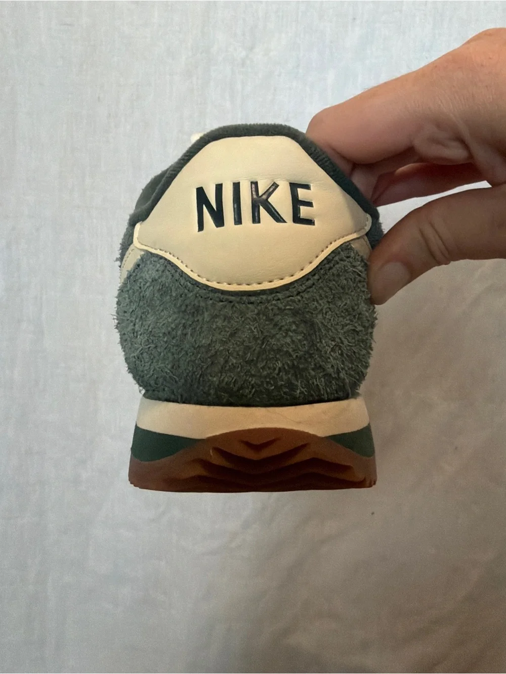 NWOB Nike Cortez Vintage Suede forest green size W11 (UK43)